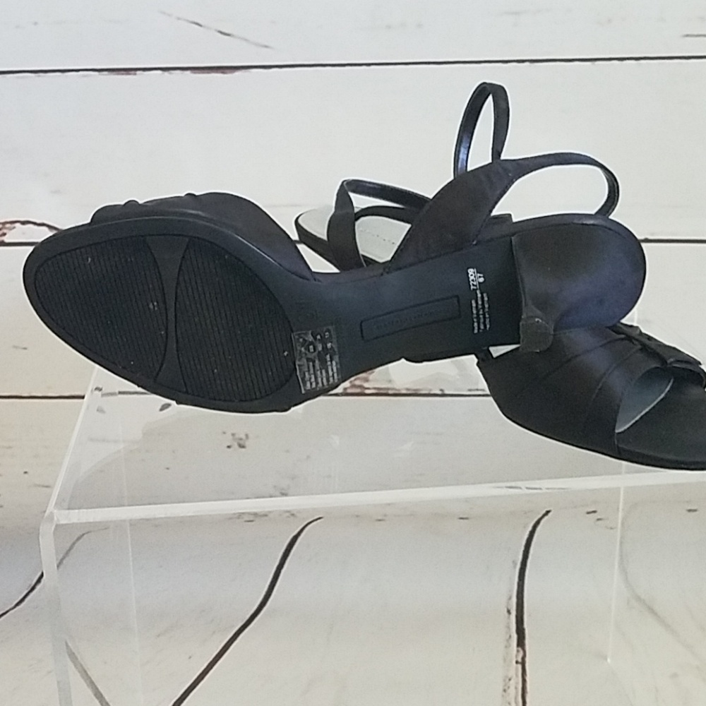 Heels - Picture 2 of 2